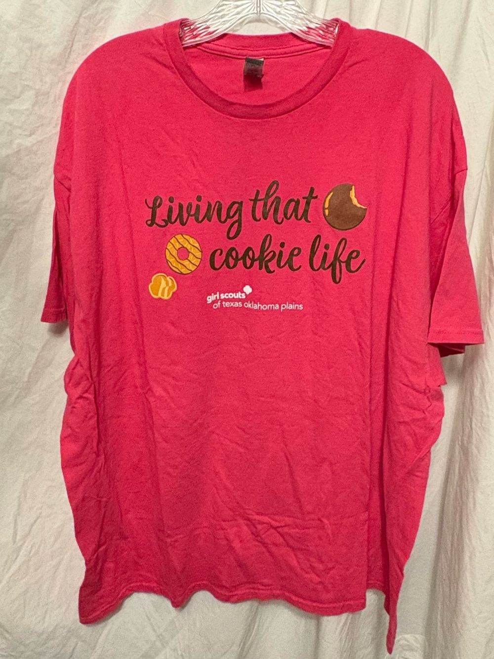 Gildan Bright Pink Crewneck T‑Shirt